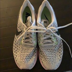 Nike Zoom Pegasus size 8.5